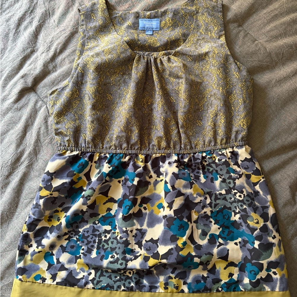 Simply Vera Vera Wang Yellow and Green Patterned Top. Size medium. NWOT